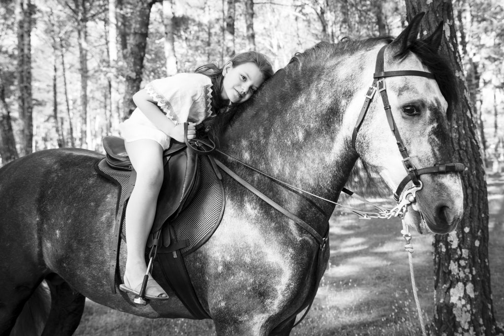 Fotografia diana fajardo a coruña mascota caballo niña exterior